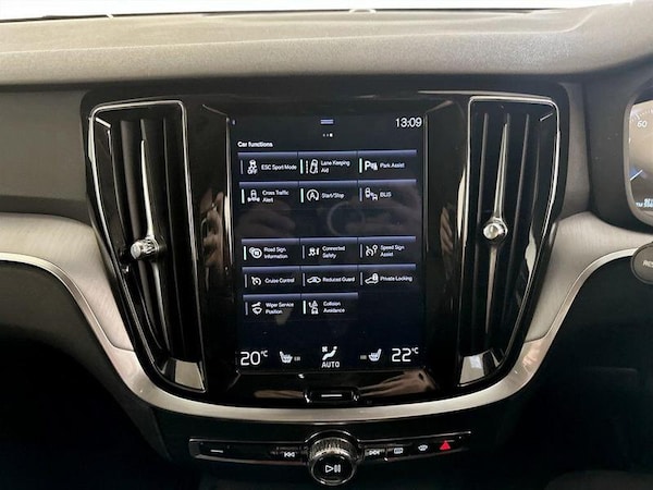 Used Volvo V60 Cross Country 2019 for sale - 76131566: Photo 22