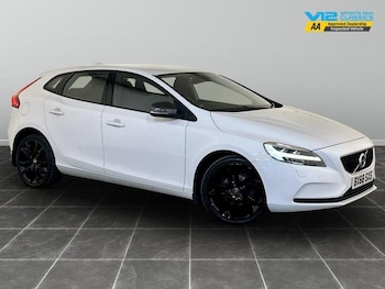 Used Volvo V40 2018 for sale - 75712324: Photo