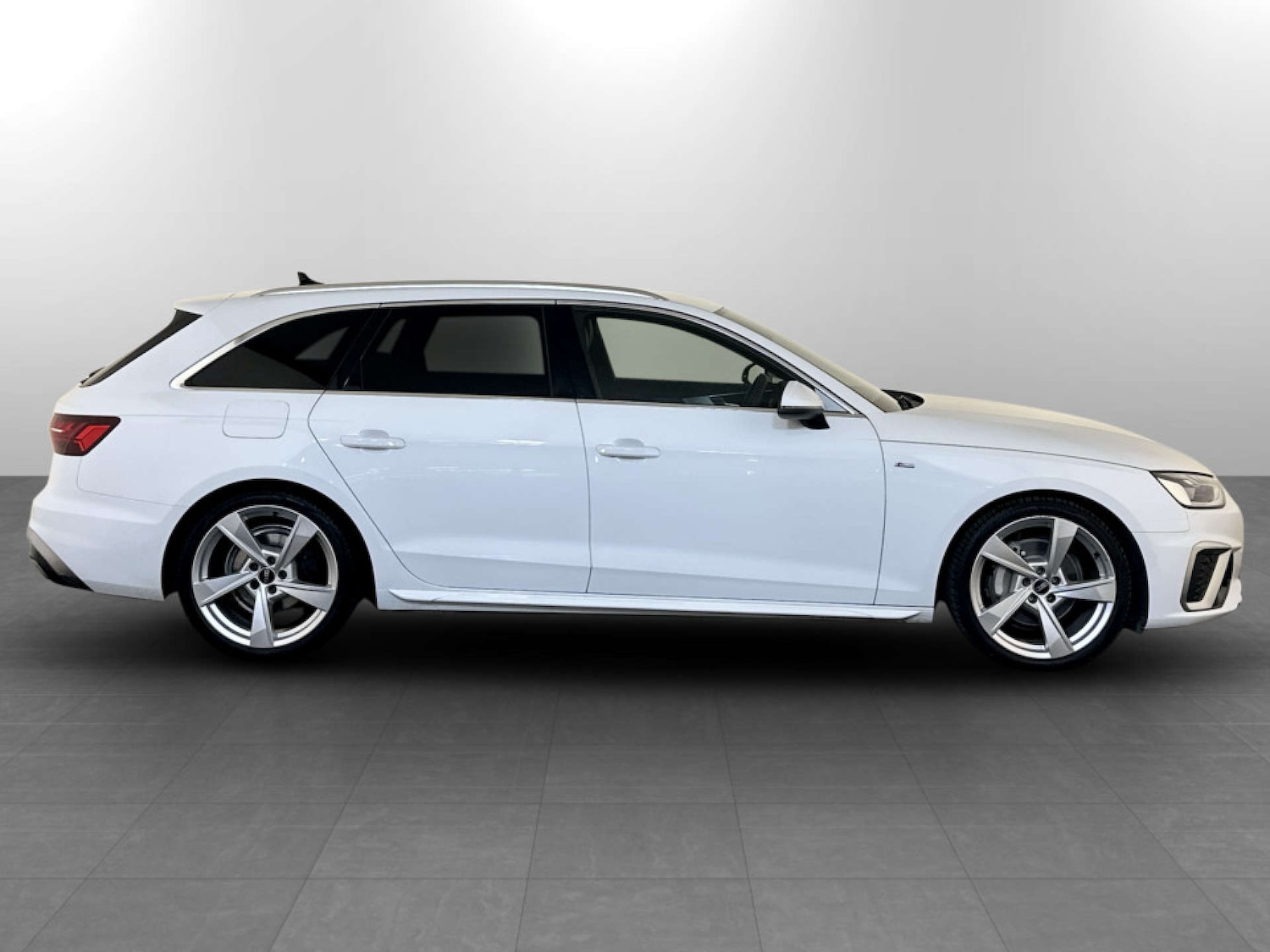 Used Audi A4 Avant 2022 for sale - 77186105: Photo 11