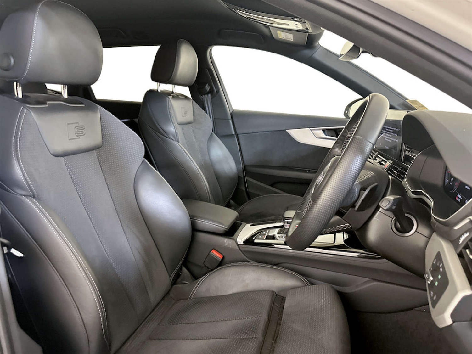 Used Audi A4 Avant 2022 for sale - 77186105: Photo 13