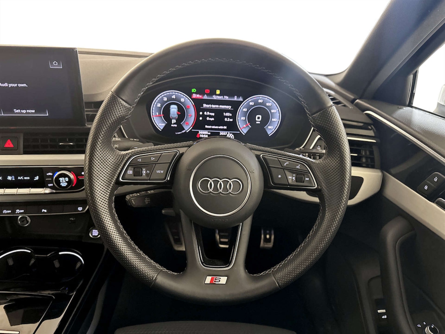 Used Audi A4 Avant 2022 for sale - 77186105: Photo 17