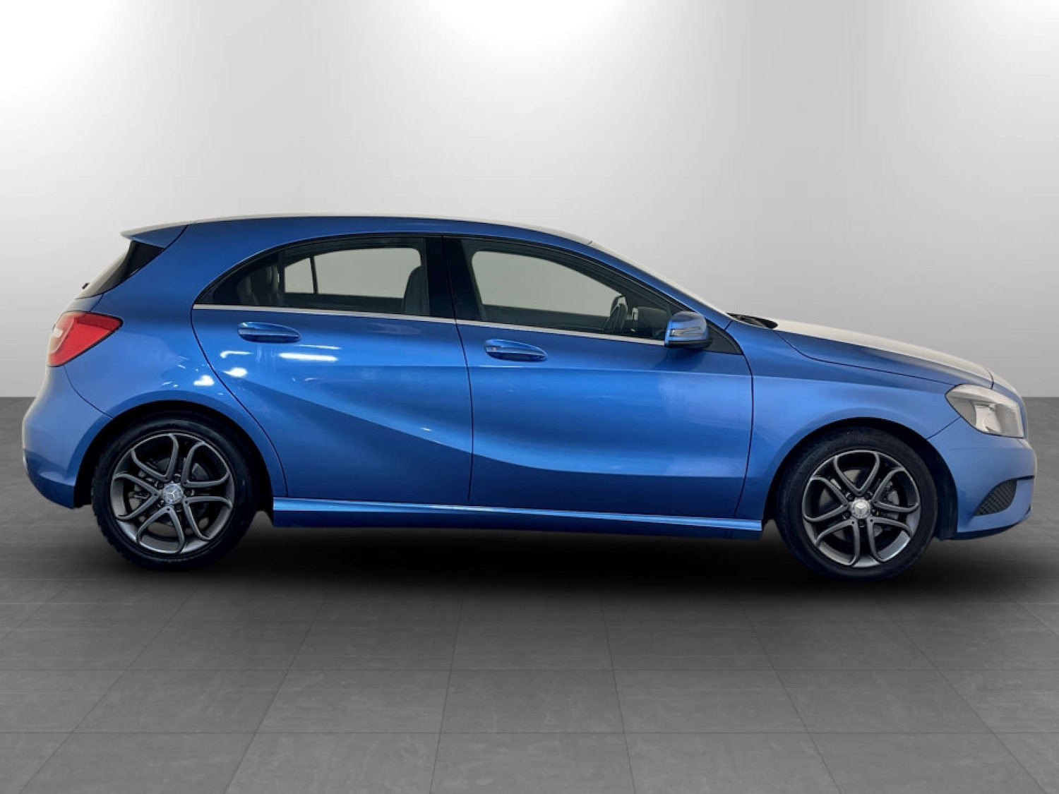 Used Mercedes-Benz A-Class 2015 for sale - 77655563: Photo 10