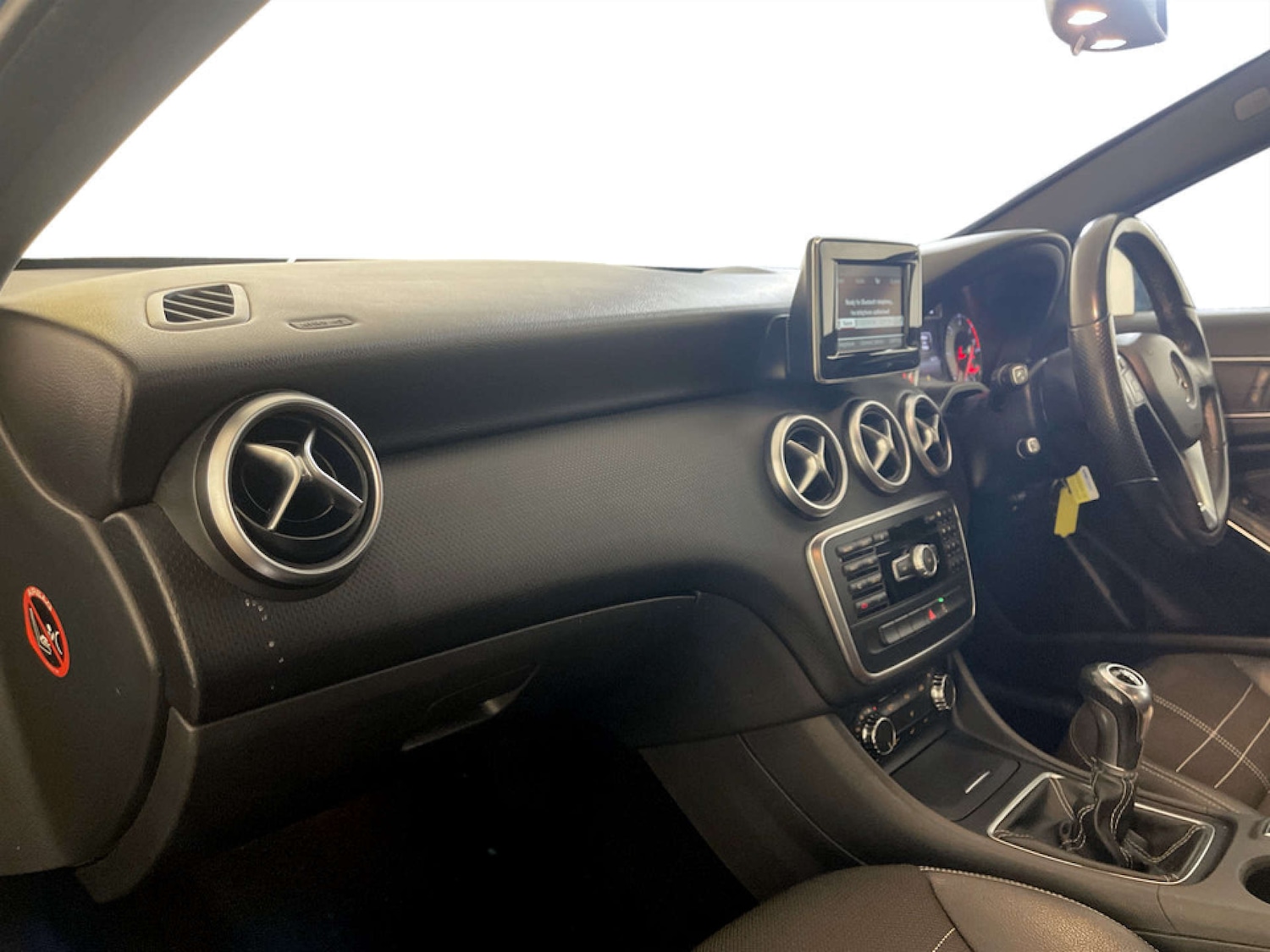 Used Mercedes-Benz A-Class 2015 for sale - 77655563: Photo 11