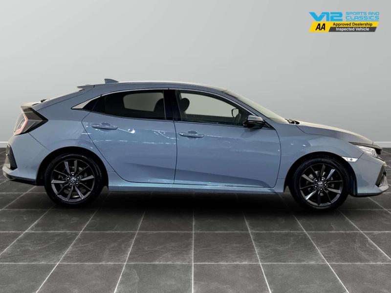 Used Honda Civic 2019 for sale - 76972070: Photo 11