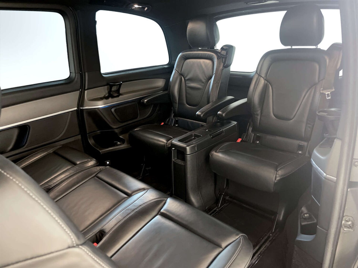 Used Mercedes-Benz V-Class 2018 for sale - 77531867: Photo 16