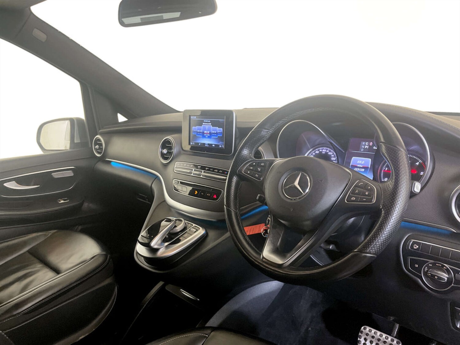 Used Mercedes-Benz V-Class 2018 for sale - 77531867: Photo 18