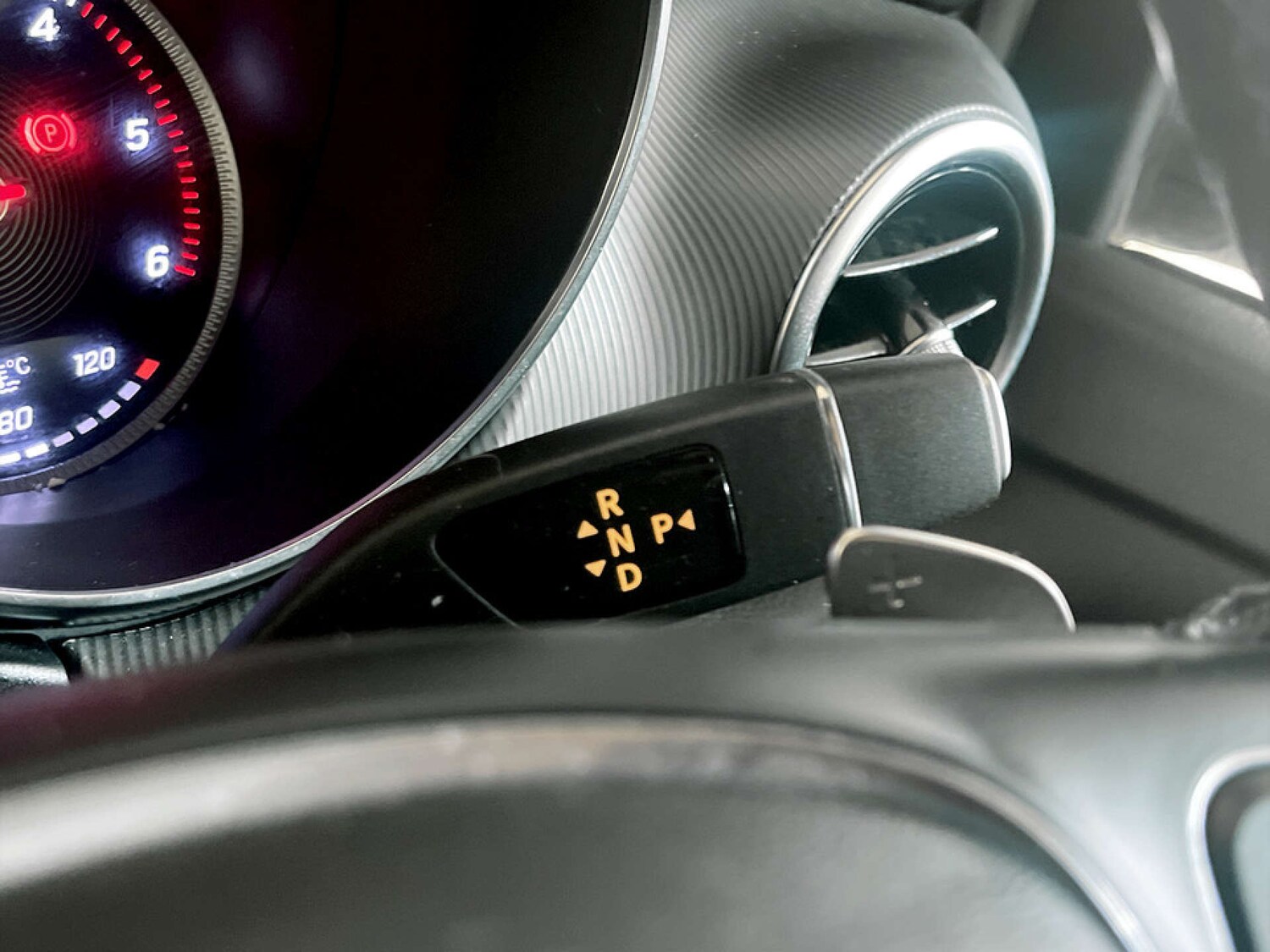 Used Mercedes-Benz V-Class 2018 for sale - 77531867: Photo 23