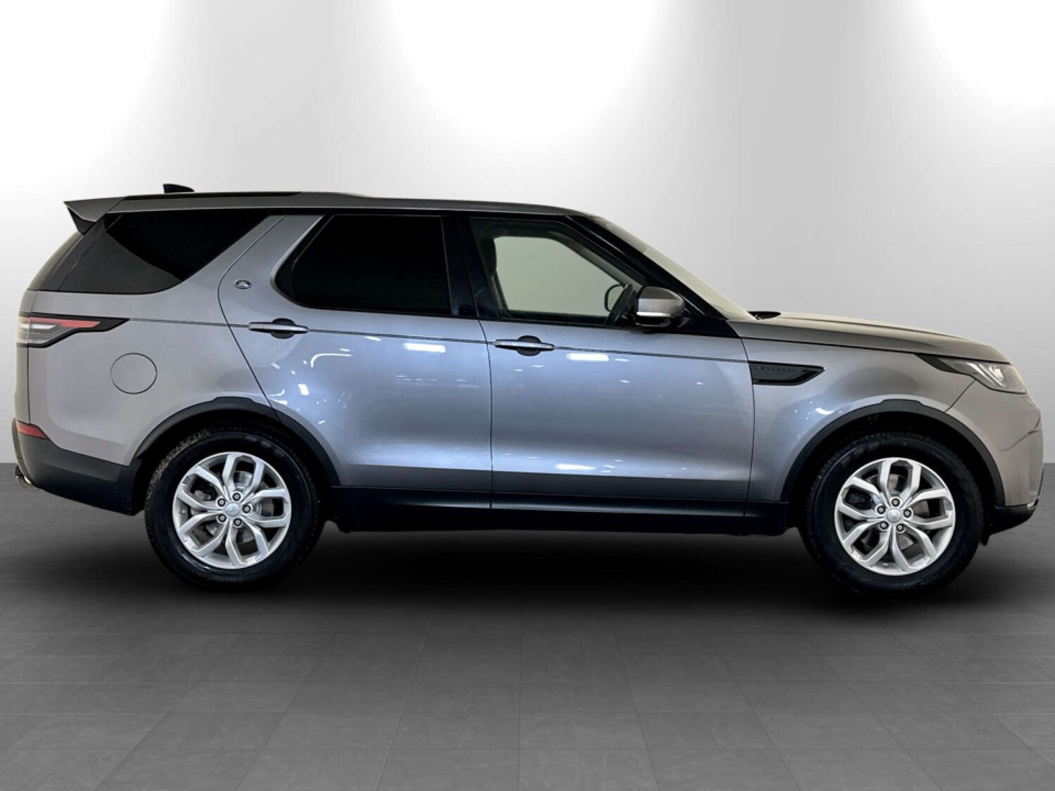 Used Land Rover Discovery 2020 for sale - 77408917: Photo 11