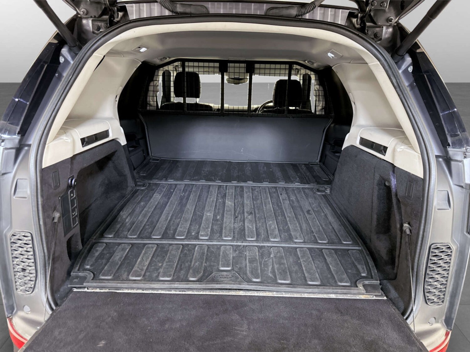 Used Land Rover Discovery 2020 for sale - 77408917: Photo 15