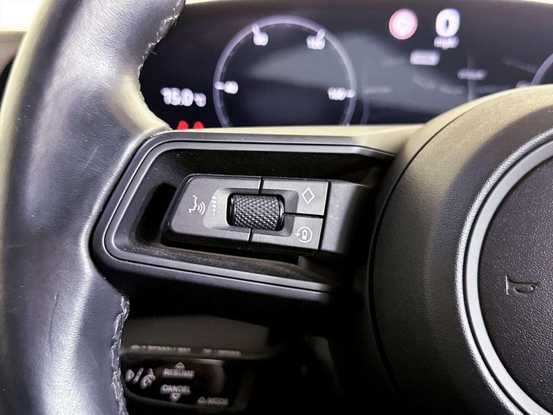 Used Porsche Taycan 2020 for sale - 77054750: Photo 18