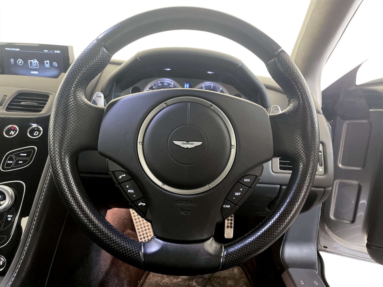 Used Aston Martin Vantage 2015 for sale - 77185985: Photo 20