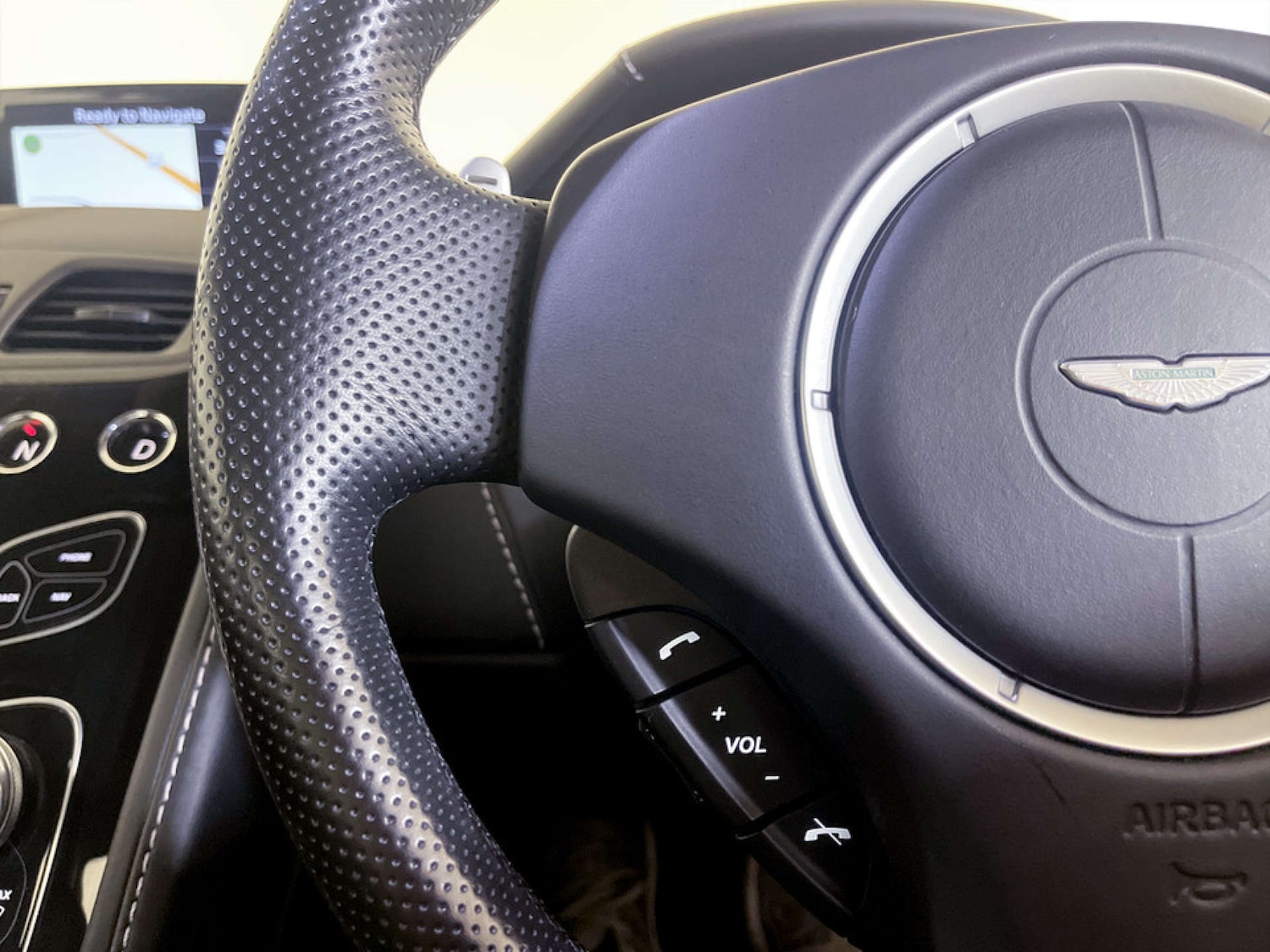 Used Aston Martin Vantage 2015 for sale - 77185985: Photo 21