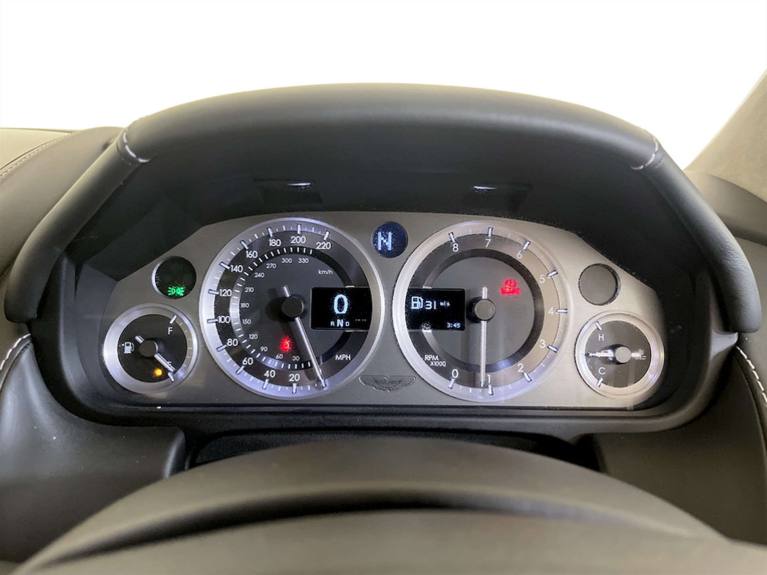 Used Aston Martin Vantage 2015 for sale - 77185985: Photo 22