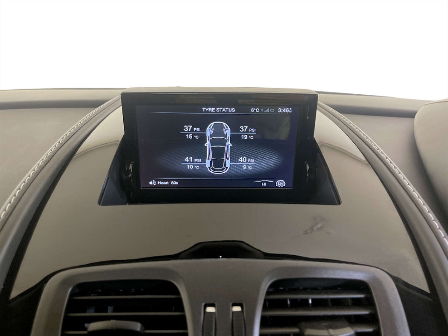 Used Aston Martin Vantage 2015 for sale - 77185985: Photo 24