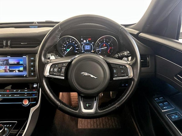 Used Jaguar XF 2018 for sale - 75712406: Photo 17