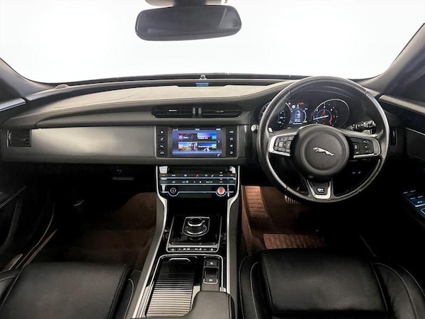 Used Jaguar XF 2018 for sale - 75712406: Photo 3