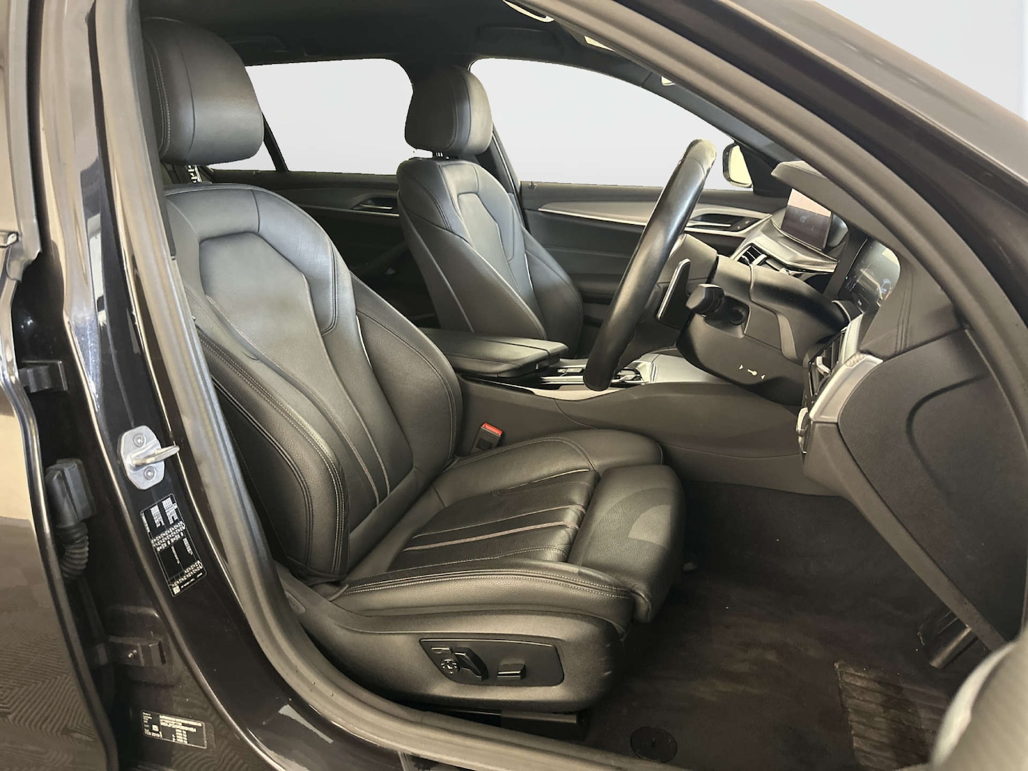 Used BMW 5 Series 2019 for sale - 77989933: Photo 13