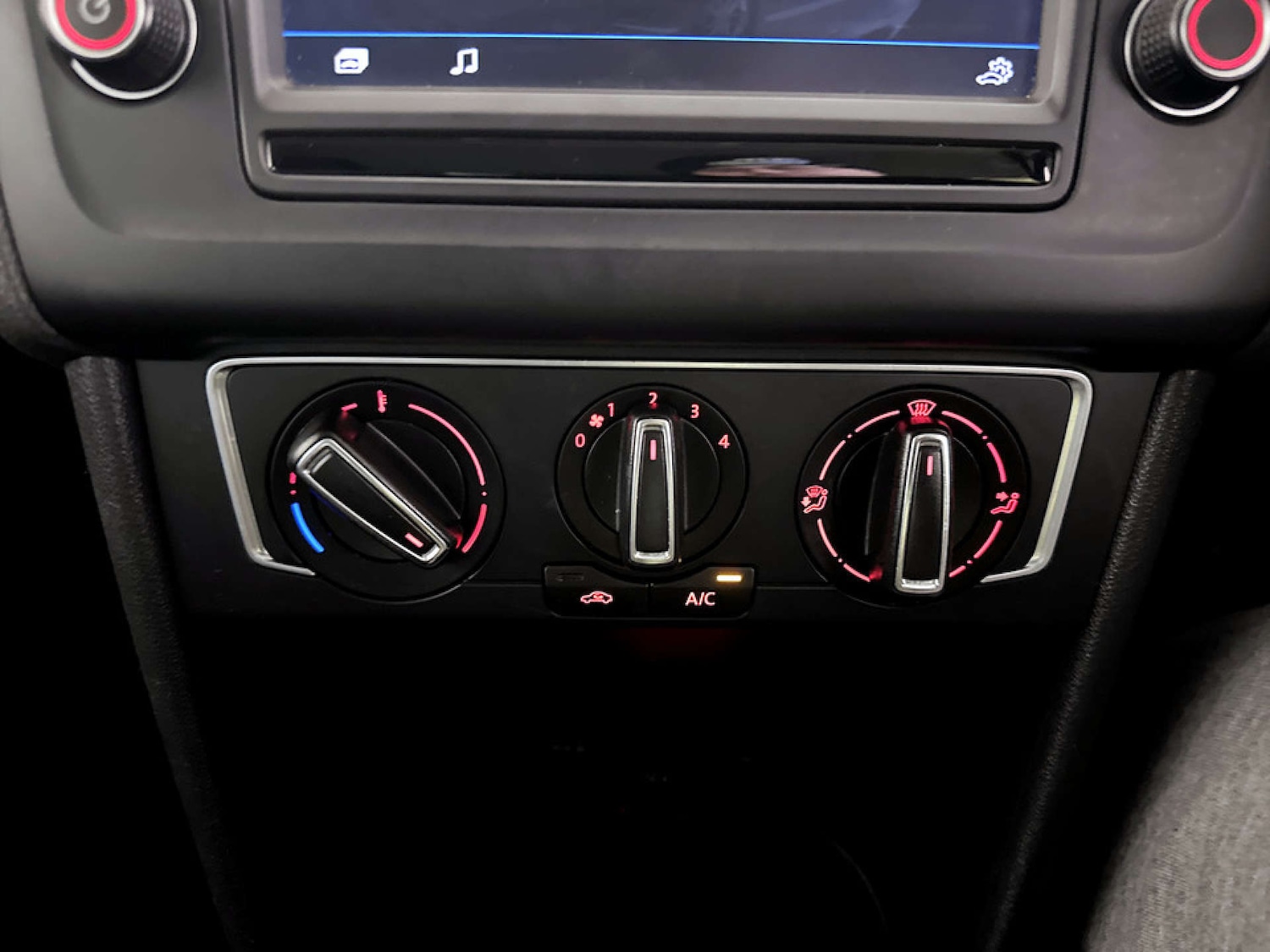 Used Volkswagen Polo 2017 for sale - 77185952: Photo 24