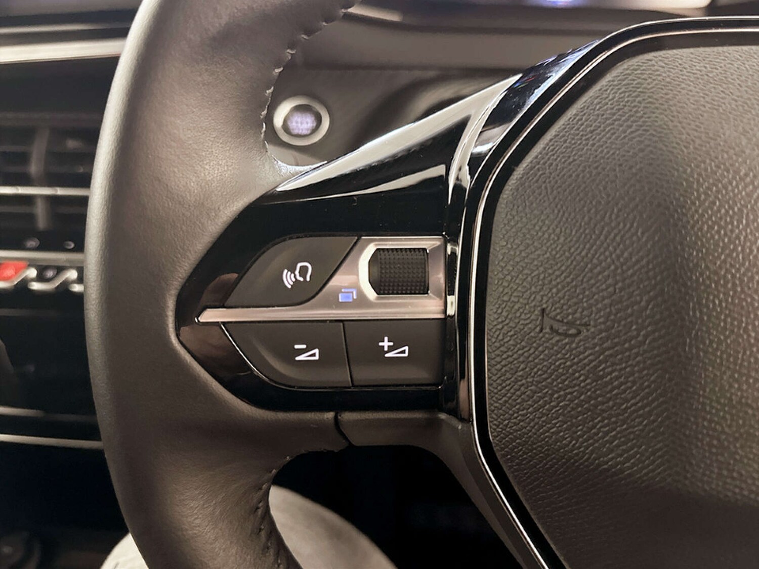 Used Peugeot 2008 2023 for sale - 77664927: Photo 17