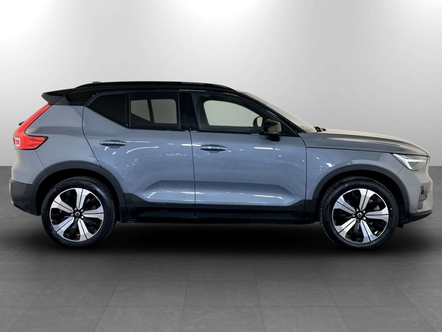 Used Volvo XC40 2023 for sale - 77734928: Photo 11