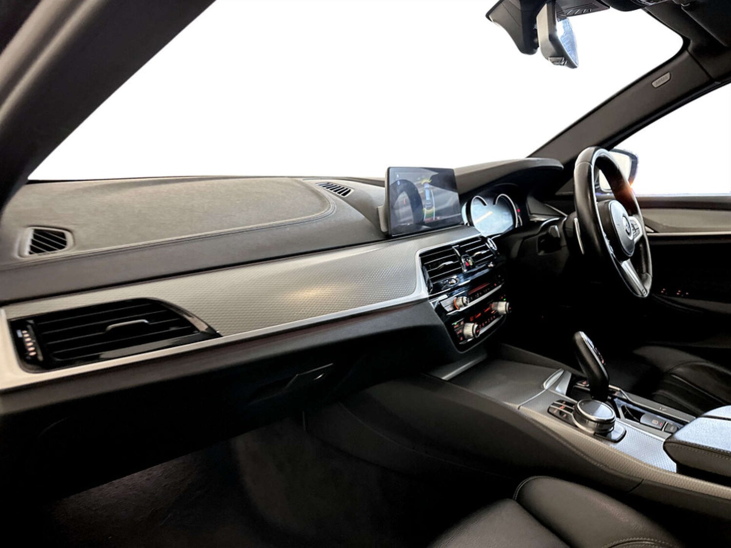 Used BMW 5 Series 2017 for sale - 77523320: Photo 11