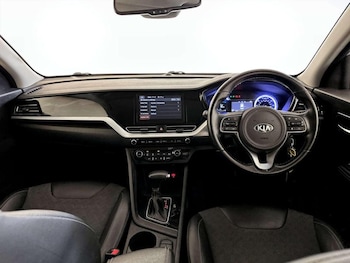 Used Kia Niro 2020 for sale - 76984805: Photo