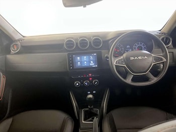 Used Dacia Duster 2023 for sale - 76895549: Photo