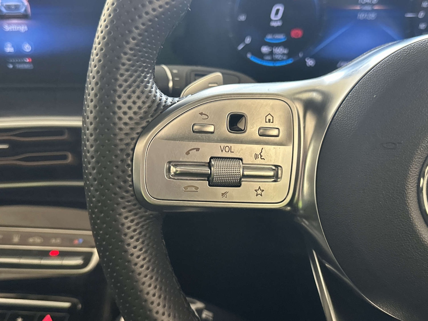 Used Mercedes-Benz EQC 2023 for sale - 77916428: Photo 18