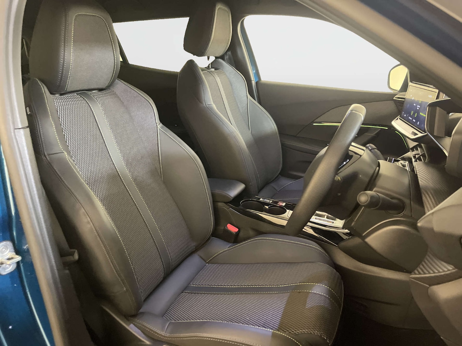 Used Peugeot 2008 2025 for sale - 78152349: Photo 13