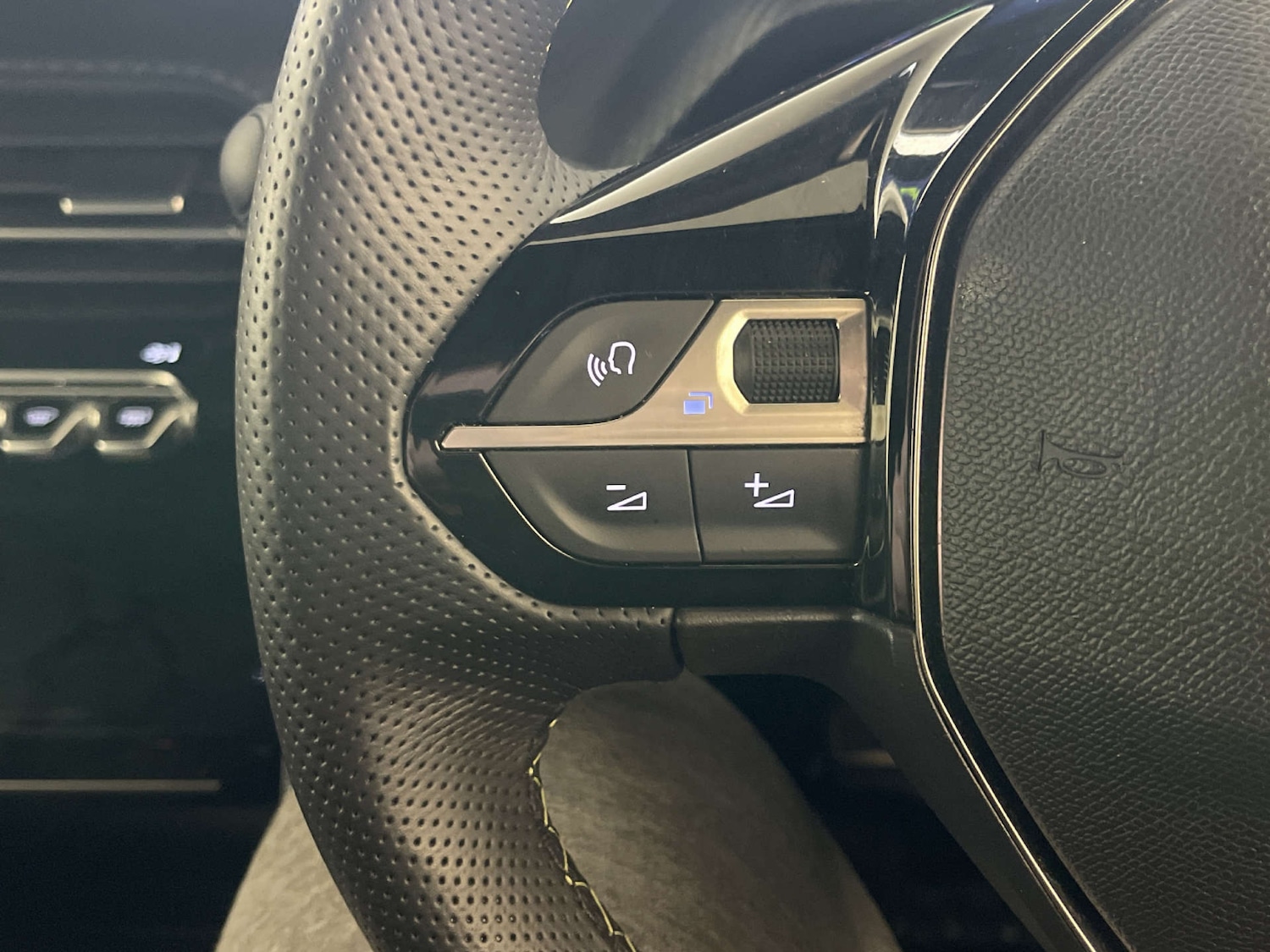 Used Peugeot 2008 2025 for sale - 78152349: Photo 17