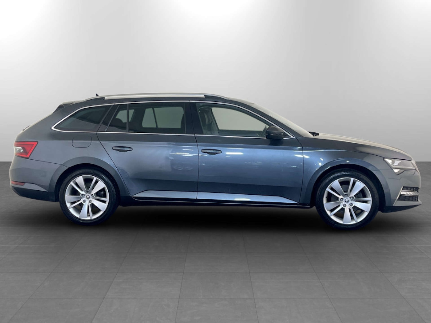 Used Skoda Superb 2021 for sale - 77221004: Photo 11