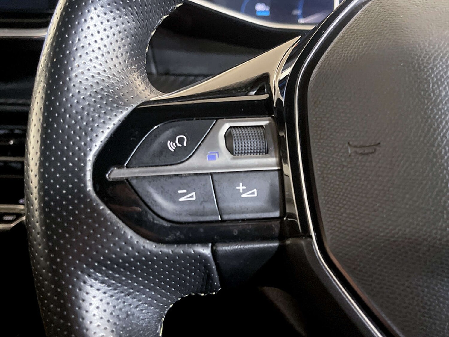 Used Peugeot 2008 2020 for sale - 77502049: Photo 16