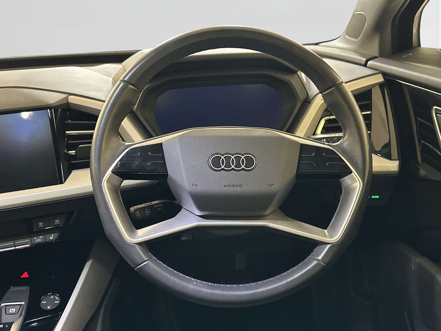 Used Audi Q4 e-tron 2023 for sale - 78026392: Photo 16