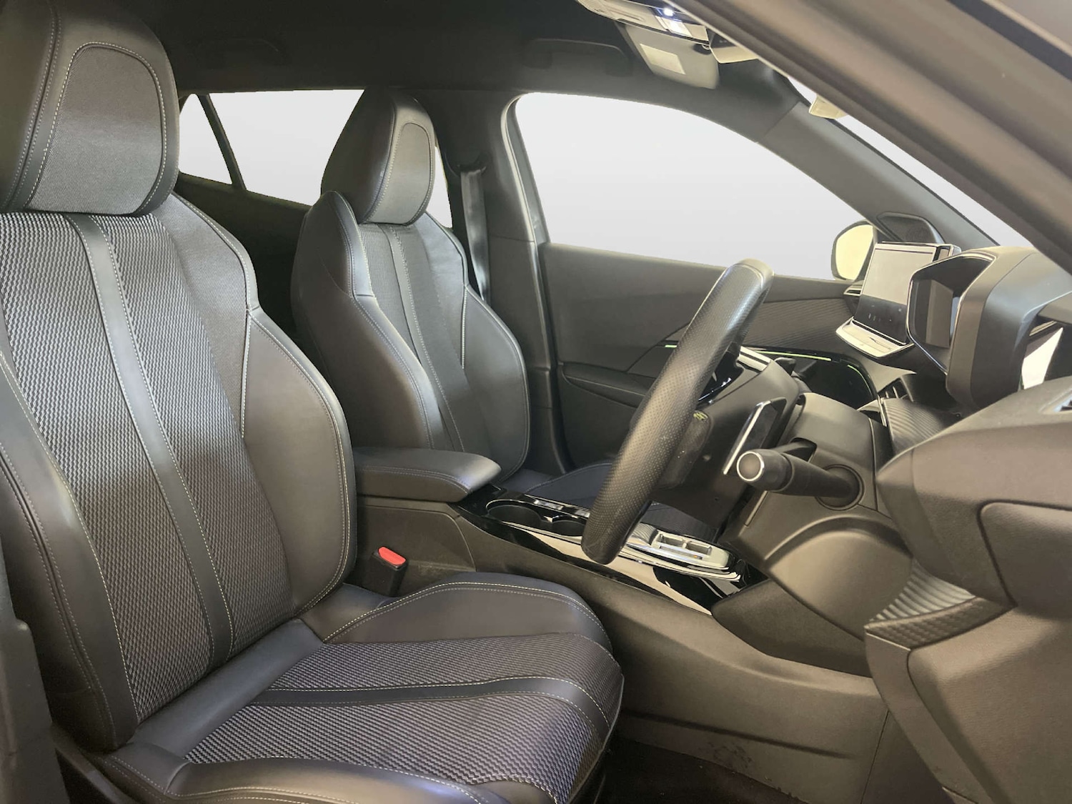 Used Peugeot 2008 2023 for sale - 78066725: Photo 13