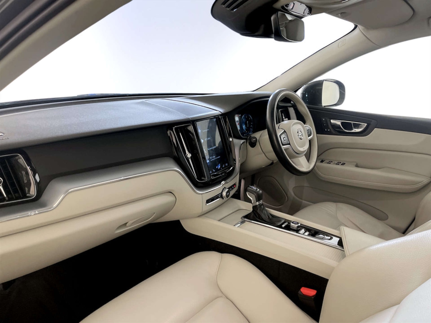 Used Volvo XC60 2018 for sale - 77617090: Photo 12