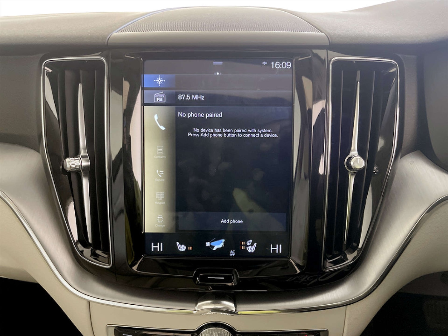 Used Volvo XC60 2018 for sale - 77617090: Photo 23