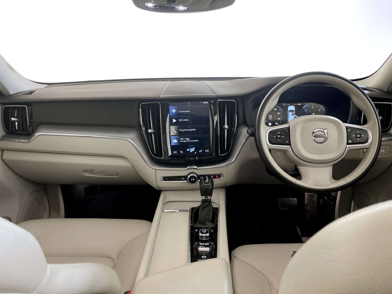 Used Volvo XC60 2018 for sale - 77617090: Photo 3