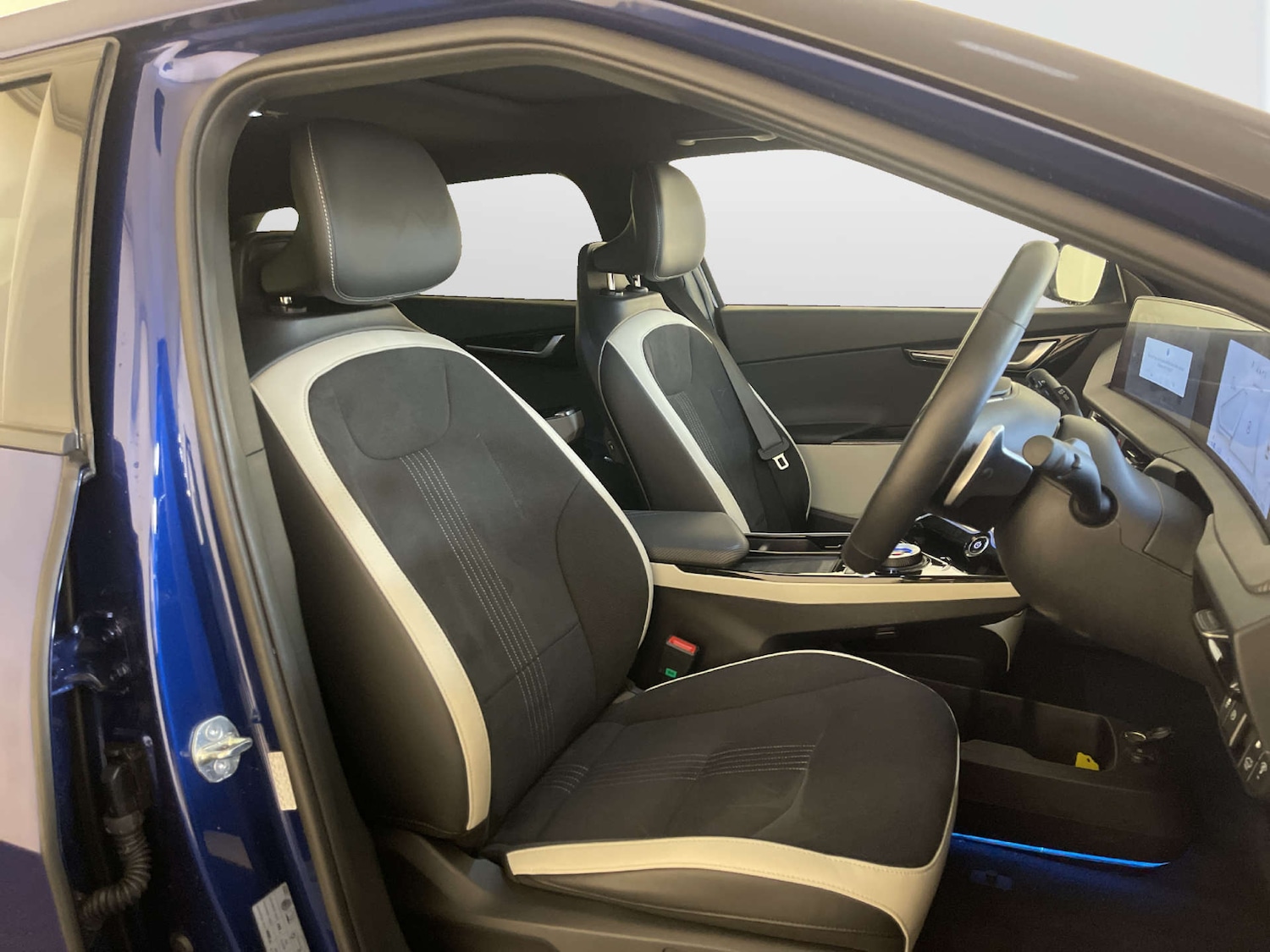 Used Kia EV6 2023 for sale - 77920678: Photo 12