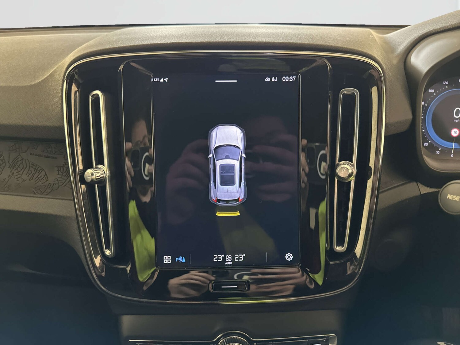 Used Volvo XC40 2023 for sale - 78175636: Photo 20