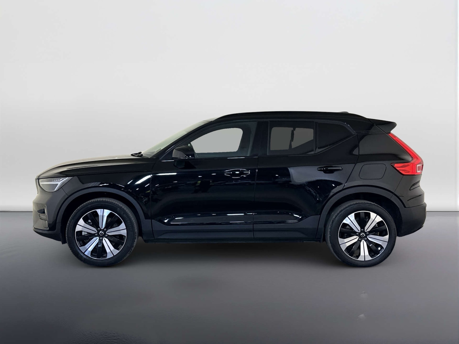 Used Volvo XC40 2023 for sale - 78175636: Photo 7