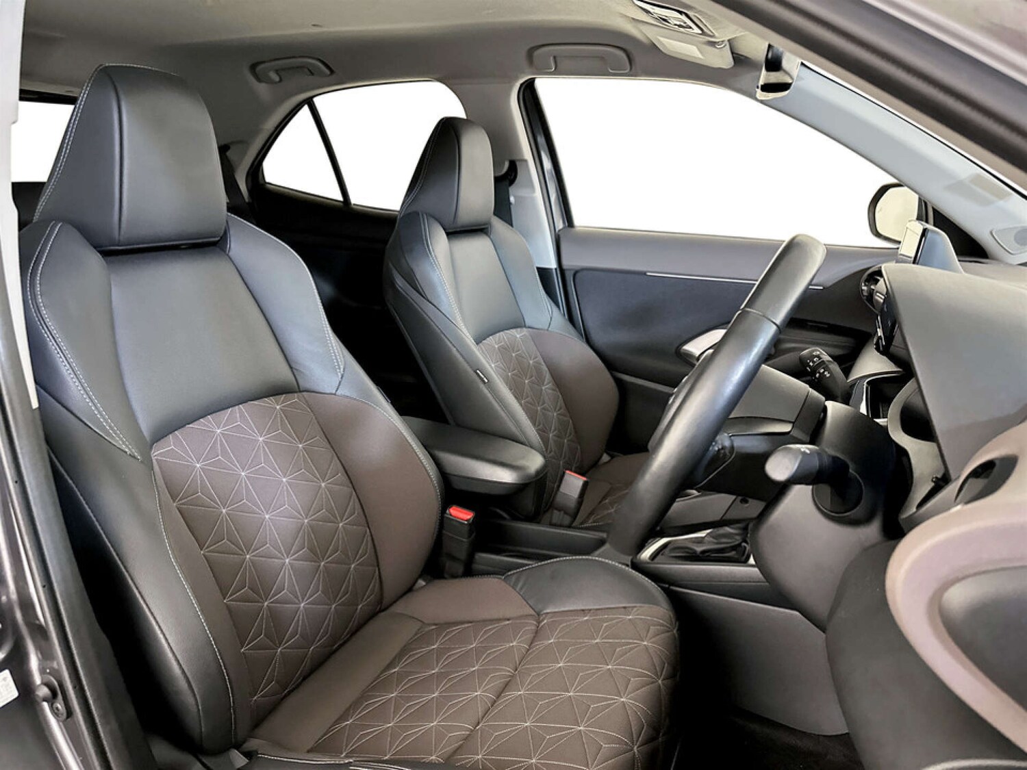 Used Toyota Yaris Cross 2023 for sale - 77571287: Photo 13