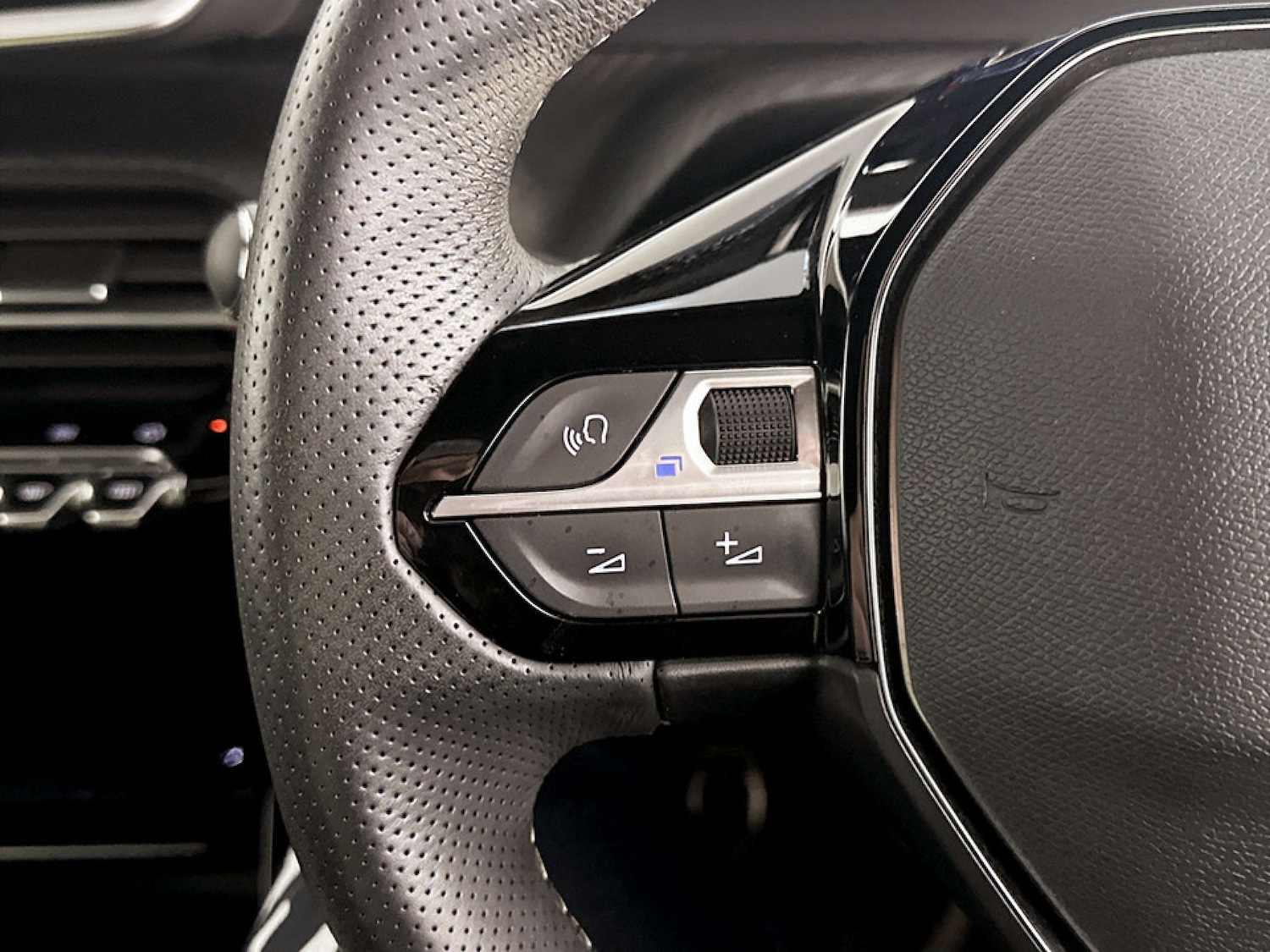 Used Peugeot 2008 2022 for sale - 77655539: Photo 17