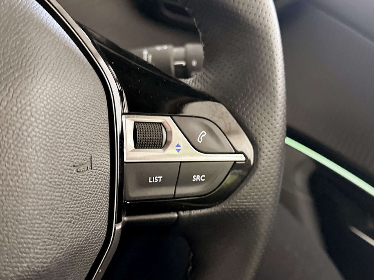 Used Peugeot 2008 2022 for sale - 77655539: Photo 19