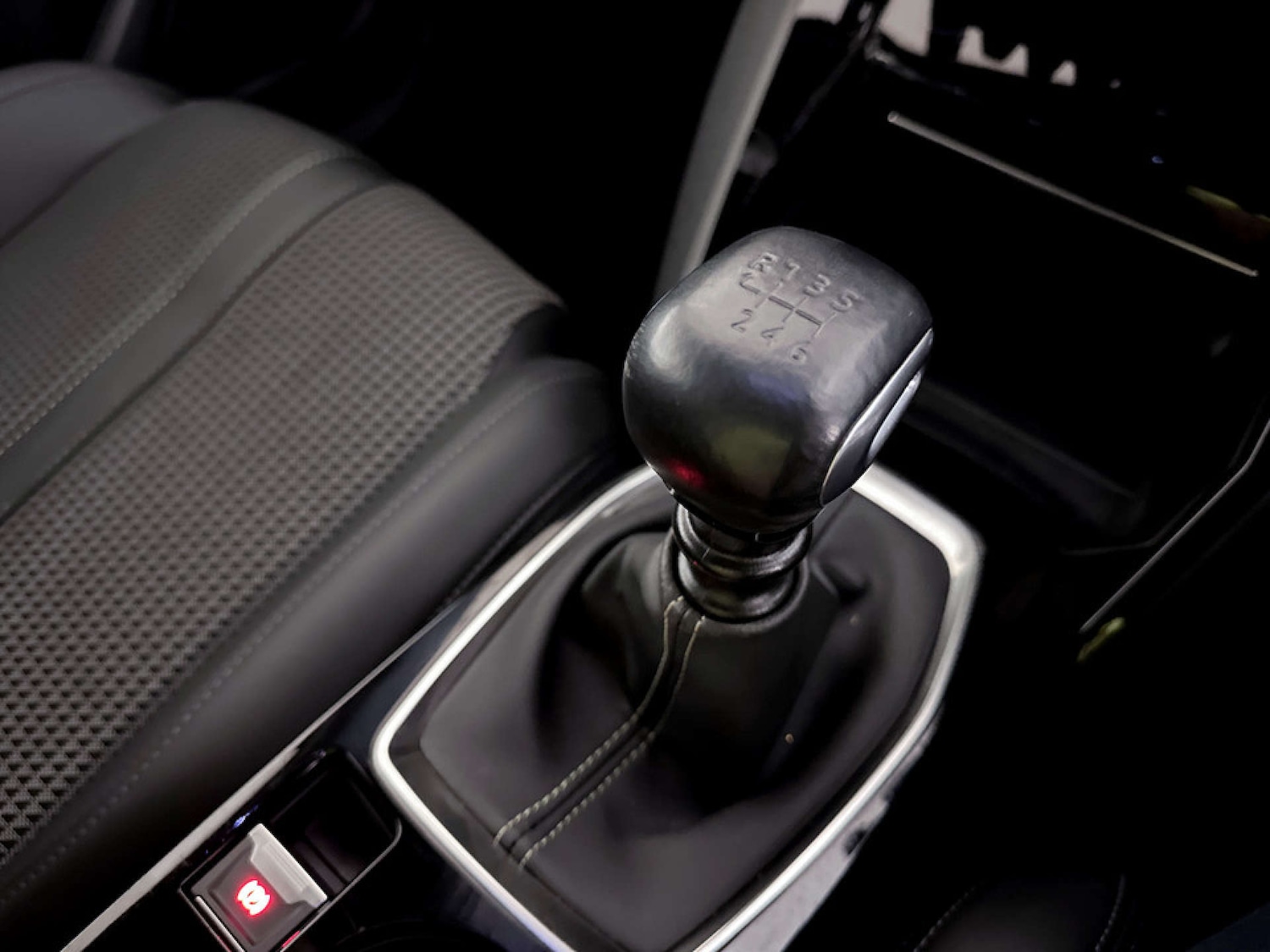 Used Peugeot 2008 2022 for sale - 77655539: Photo 25