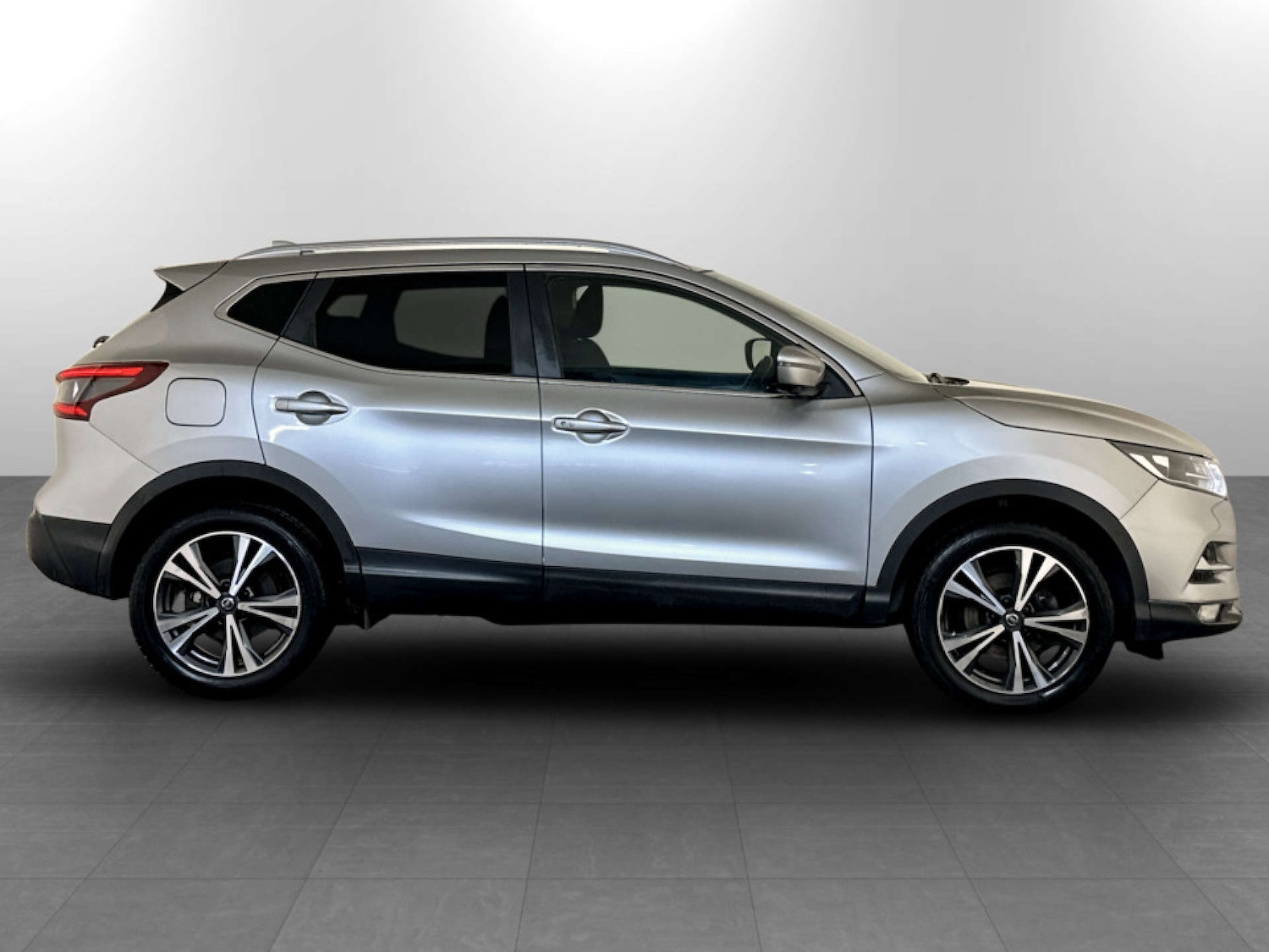 Used Nissan Qashqai 2018 for sale - 77504112: Photo 11