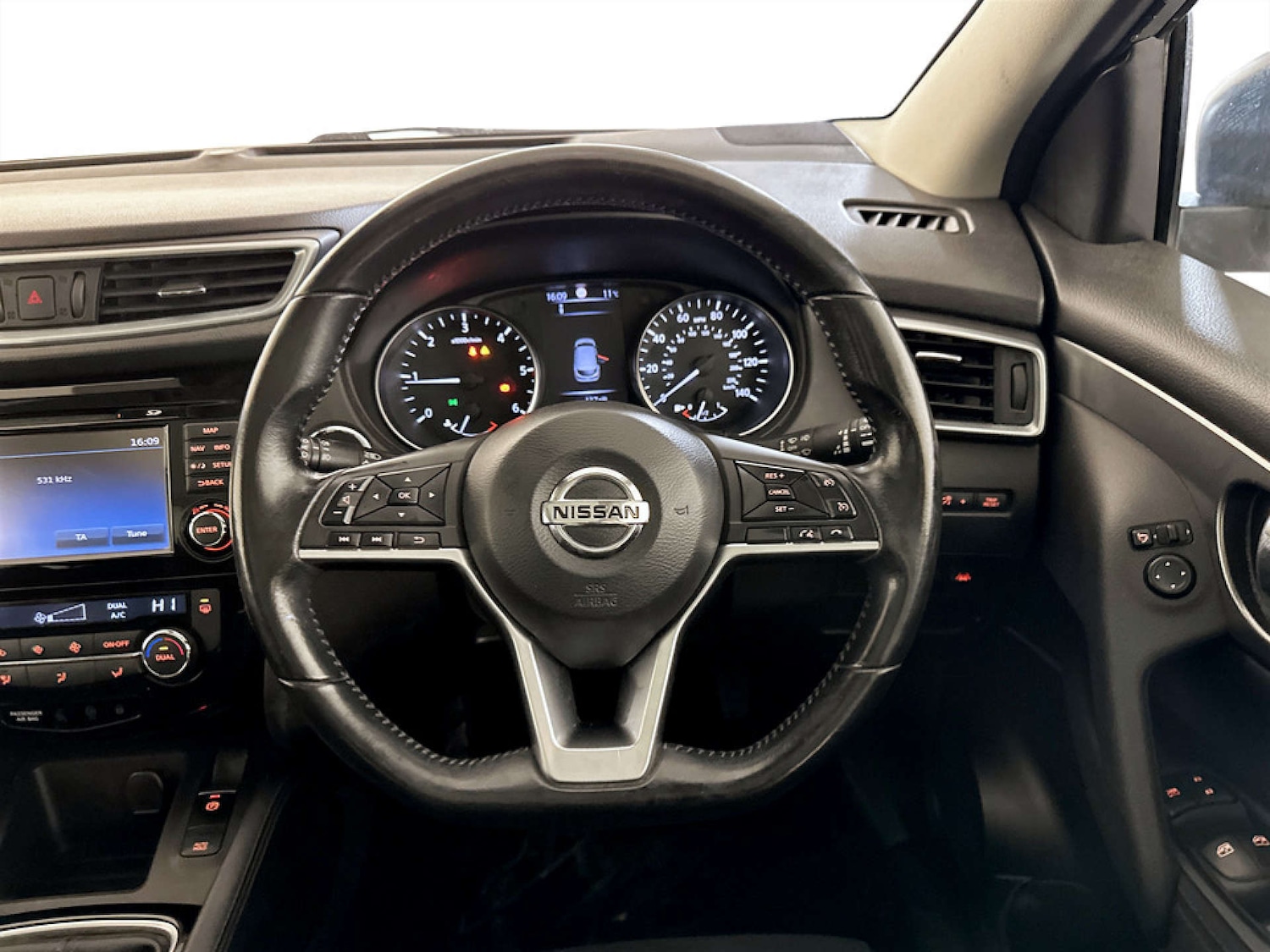 Used Nissan Qashqai 2018 for sale - 77504112: Photo 16