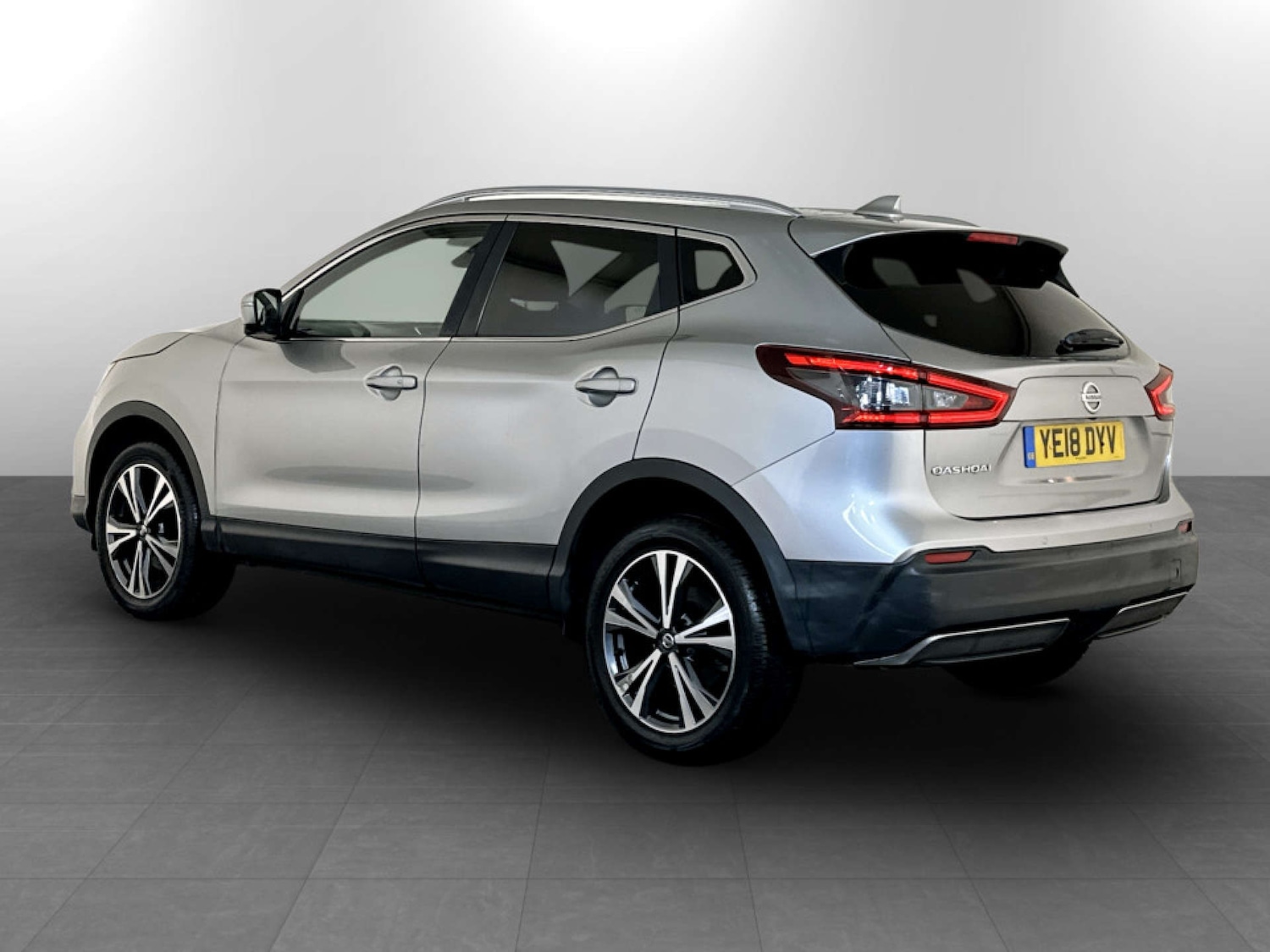 Used Nissan Qashqai 2018 for sale - 77504112: Photo 8