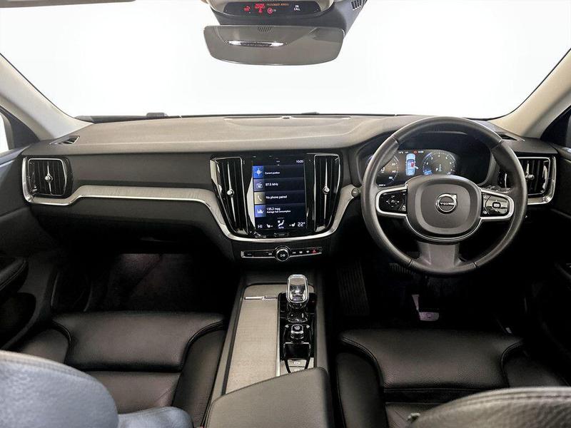 Used Volvo V60 2021 for sale - 76234698: Photo 3