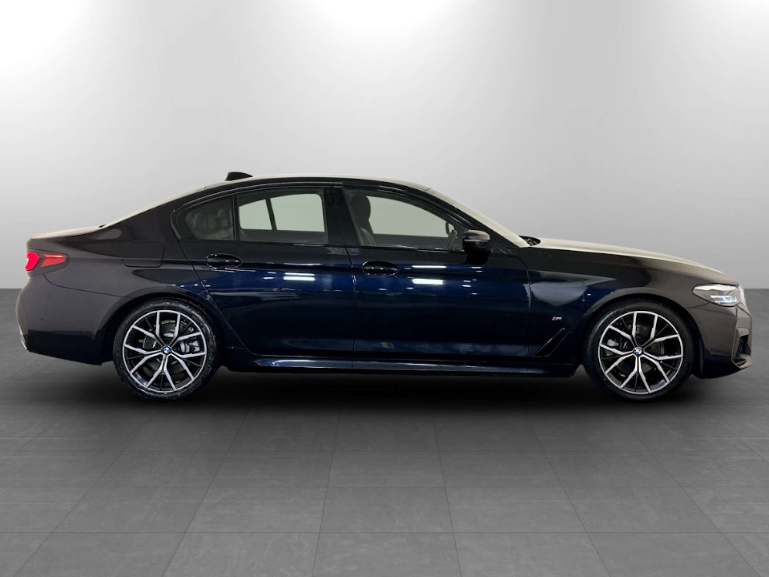 Used BMW 5 Series 2021 for sale - 77185821: Photo 11