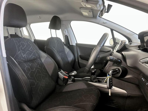 Used Peugeot 2008 2017 for sale - 76076718: Photo 13